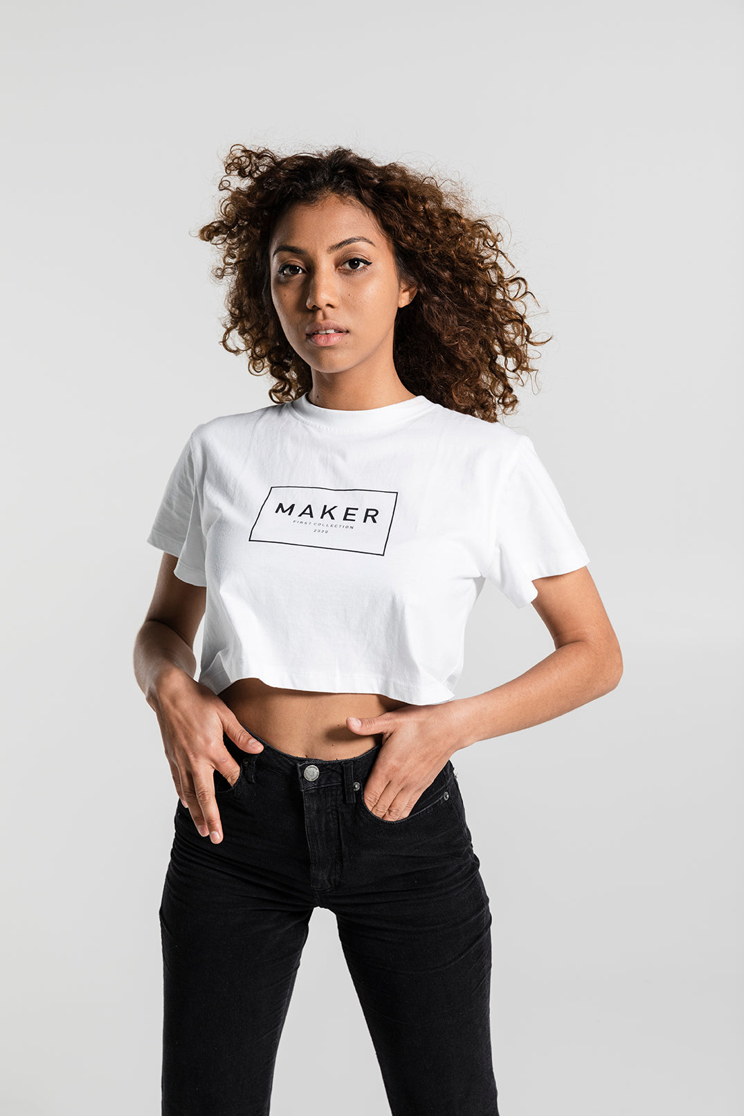 MAKER Womens cropped logo t-shirt in white