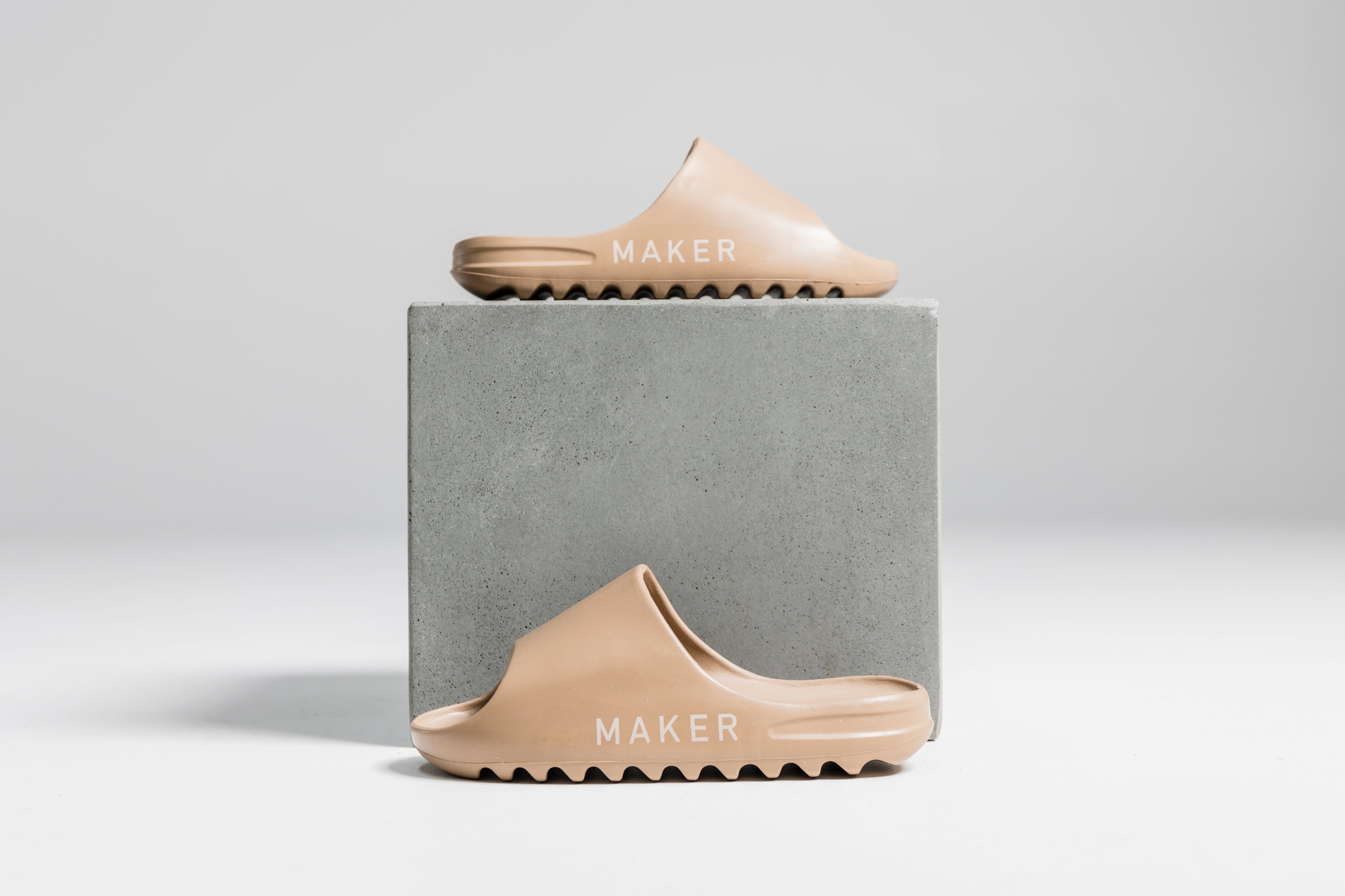 MAKER Slides 'Earth'